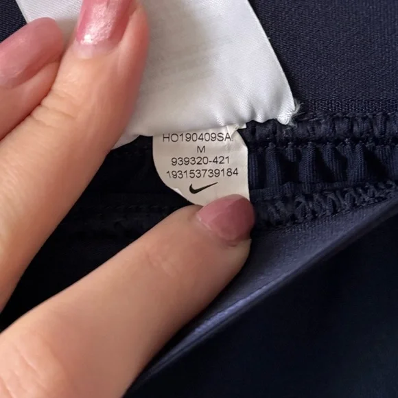 Nike Navy Athletic Tennis Skirt with White Accents Size Medium - Picture 6 of 6